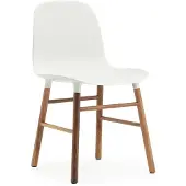 Normann Copenhagen - Form Chair Walnut White - Ruokapöydän tuolit - Simon Legald - Valkoinen - Puu/Muovi