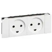 Legrand pistorasia Tanskan standardi 2P+J kaksinkertainen