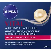 Beiersdorf 043289 NIVEA VITAL rypyillä regeneroiva yökreemi