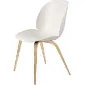 Gubi Beetle tuoli Alabaster white, mattalakattu tammirunko
