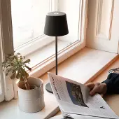 SmartaSaker Ladattava pöytävalaisin, Molto Luce Aesta, Musta