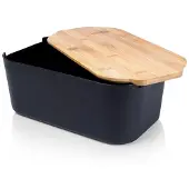 By Lille Vilde Musta leipälaatikko bambuleikkuulaudalla