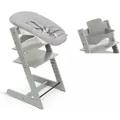 Stokke Tripp Trapp syöttötuoli etukaarella ja Newborn Set -istuimella Glacier Green