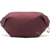 Peak Design Outdoor Sling 2L -ristivartalolaukku, punainen kuunpimennys