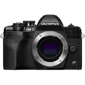 Olympus OM-D E-M10 IV MUSTA PALJAANA