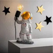 Opviq Pöytävalaisin Astronaut-1 , Valkoinen/opaali, Olohuone/ruokailutila, Synteettinen materiaali, Nuorisotyylinen