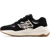 New Balance for woman. W5740V1 Shoes 5740 black (40), Flat, Laces, Casual, Sport, Multisport