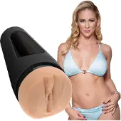Main Squeeze Cherie DeVille UltraSkyn Stroker Masturbaattori - Nude