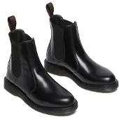 Dr. Martens Chelsea-bootsi 'Flora' musta