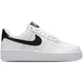 Nike Matalavartiset tennarit 'AIR FORCE 1 07' musta / valkoinen