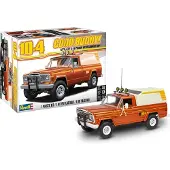 Revell Jeep J-10 Pickup With Camper 1:24 pienoismalli
