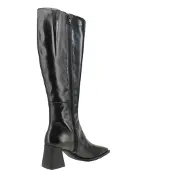 Vagabond SHOEMAKERS Saappaat 'Hedda' musta