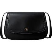 Calvin Klein Jeans Olkalaukku 'Monogram Plaque Flap Camera' musta