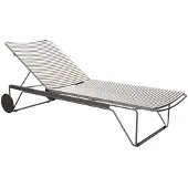 Houe Click Adjustable chaise longue Muted white. Frame: Grey