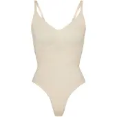 SKIMS Seamless Sculpt Thong -body