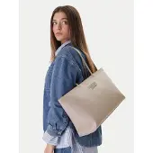 Tommy Hilfiger Ostoskassi 'MUST' beige