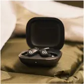 Beats by Dr. Dre Beats Powerbeats Fit - Todelliset langattomat kuulokkeet mikrofonilla - in-ear - Bluetooth - aktiivinen melunvaimennus - sysimusta