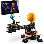 LEGO Maapallo ja Kuu kiertoradalla 42179