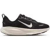 Nike Urheilukengät 'VOMERO 18' musta / valkoinen