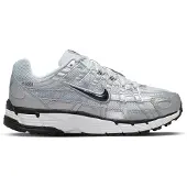 Nike Matalavartiset tennarit 'P-6000' musta / hopea / valkoinen