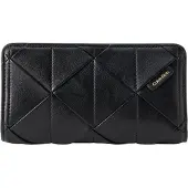 Calvin Klein Kukkaro 'Patchwork Logo Passport' musta