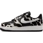 Nike Matalavartiset tennarit 'AIR FORCE 1 '07'' musta / valkoinen