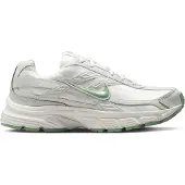 Nike Matalavartiset tennarit 'Initiator' pastellinvihreä / valkoinen