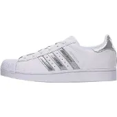 Adidas Matalavartiset tennarit 'Superstar II' hopea / valkoinen
