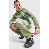 Nike Tech, koko Medium