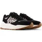 New Balance for woman. W5740V1 Shoes 5740 black (37.5), Flat, Laces, Casual, Sport, Multisport