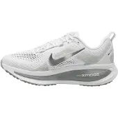 Nike Juoksukengät 'Vomero 18' harmaa / vaaleanharmaa / offwhite