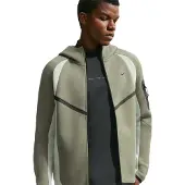 Nike Tech, koko Large