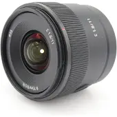Sony E 11mm f/1.8 -laajakulmaobjektiivi