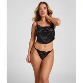 Hunkemoller Stringit 'Viktoria' musta