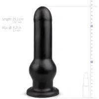 BUTTR Tactical I - tapetin kiinnitettävä dildo - musta