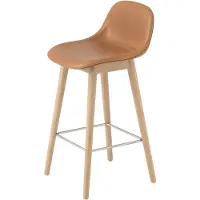 Muuto Fiber baarituoli matala Wood Base - 65 cm - Refine Leather Cognac Oak