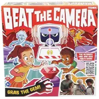 Tomy Beat the Camera