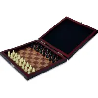 Noris DEvi LOVEuxe Magnetic Chess in Wooden Box
