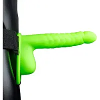 Ouch! - Pimeässä hohtava ontto ja juomutettu strap-on, erektiotuki, kestävä, laadukas, pimeässä hohtava