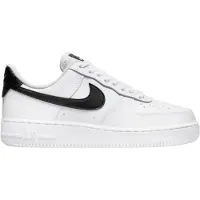 Nike Matalavartiset tennarit 'AIR FORCE 1 07' musta / valkoinen