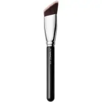 MAC Wedge Foundation Brush 171S