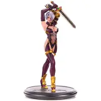 First 4 figures - Soul Calibur II -hartsi maalattu patsas: Ivy (Standard Edition) - Figuuri