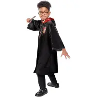 Harry Potter Naamiaisasu, 5-6 vuotta