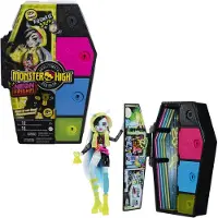 Monster High Skulltimate Secrets Frankie Stein Neon Frights Closet Dollin Kanssa