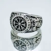 Northern Viking Jewelry Riimu Vegvisir sormus NVJSO021-225
