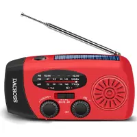 Denver SCR-2005 Road radio, jossa on aurinkolataus, LED-taskulamppu ja matkapuhelimen lataus hätätilanteessa