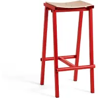 HAY - Taburete 8 Bar Stool High Signal Red Powder Coated Base H75 Water-Based Lacquered Oak Veneer Seat - Baarituolit & baarijakkarat - Marc Morro - Punainen - Metalli/Puu