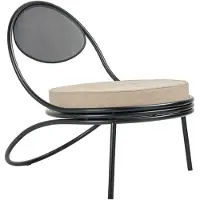 Gubi Copacabana Outdoor Lounge Chair verhoiltu istuinosa Lorkey limonta 41-mustilla jaloilla