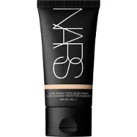 Nars Pure Radiant Tinted Moisturizer Finland