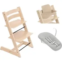 Stokke Tripp Trapp syöttötuoli bundle etukaarella ja Newborn Setilla Natural/Grey